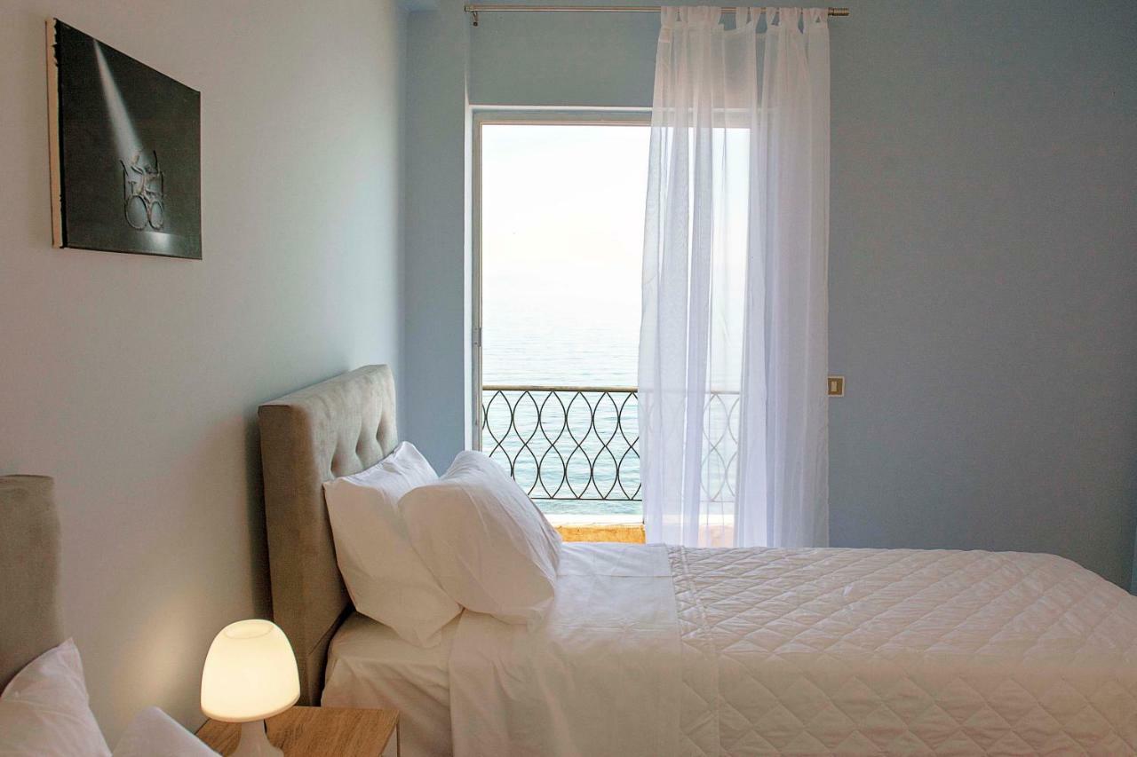 T8 Apartment On The Beach 바니체스 외부 사진